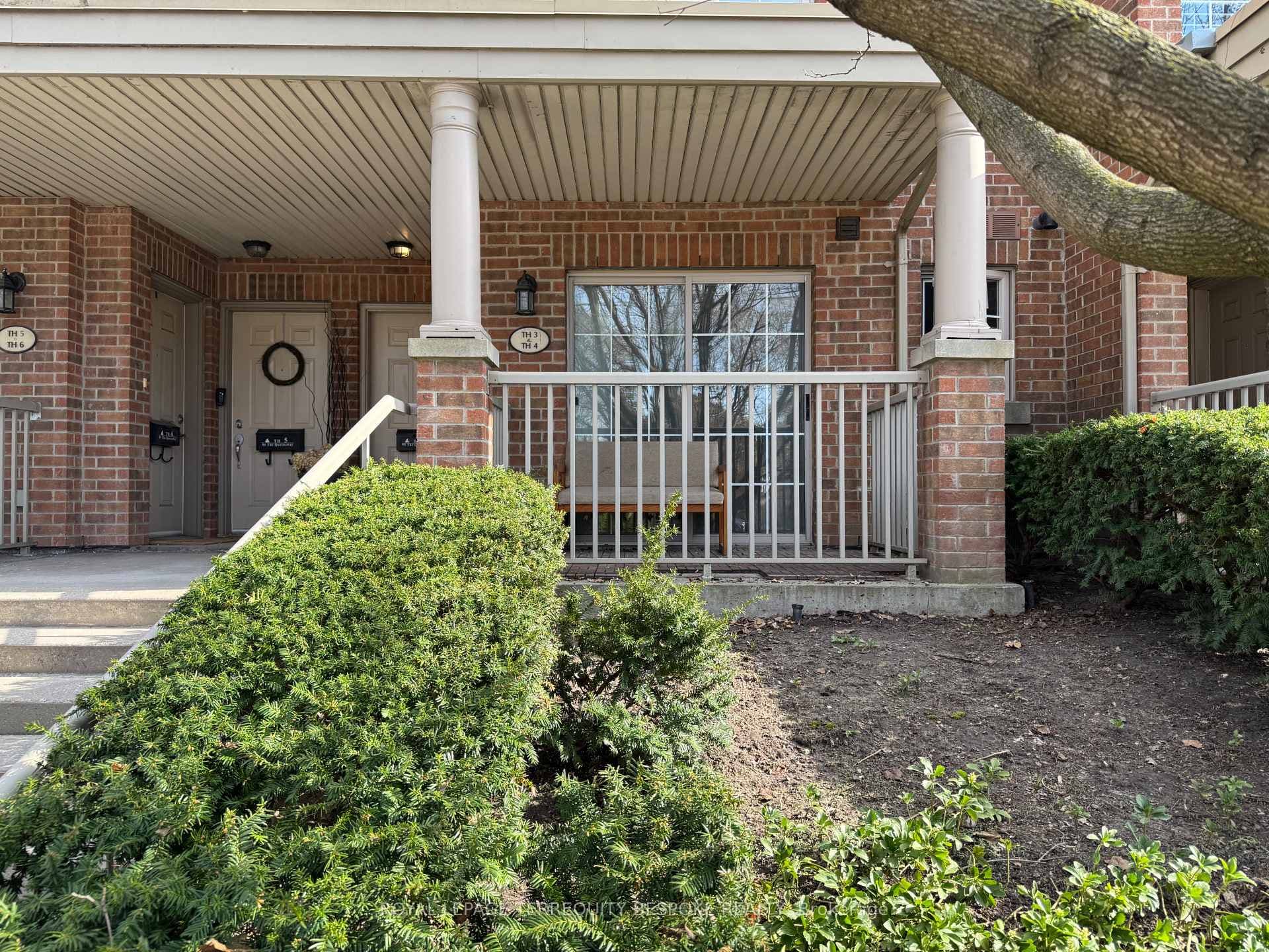 95 The Queensway N/A Unit 3, Toronto W01