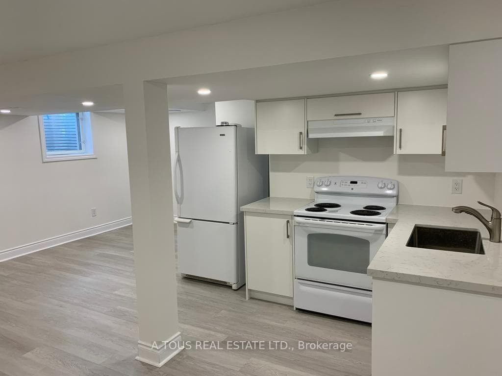 6589 Edenwood Drive, Mississauga, ON L5N 3E9 - Photo 1