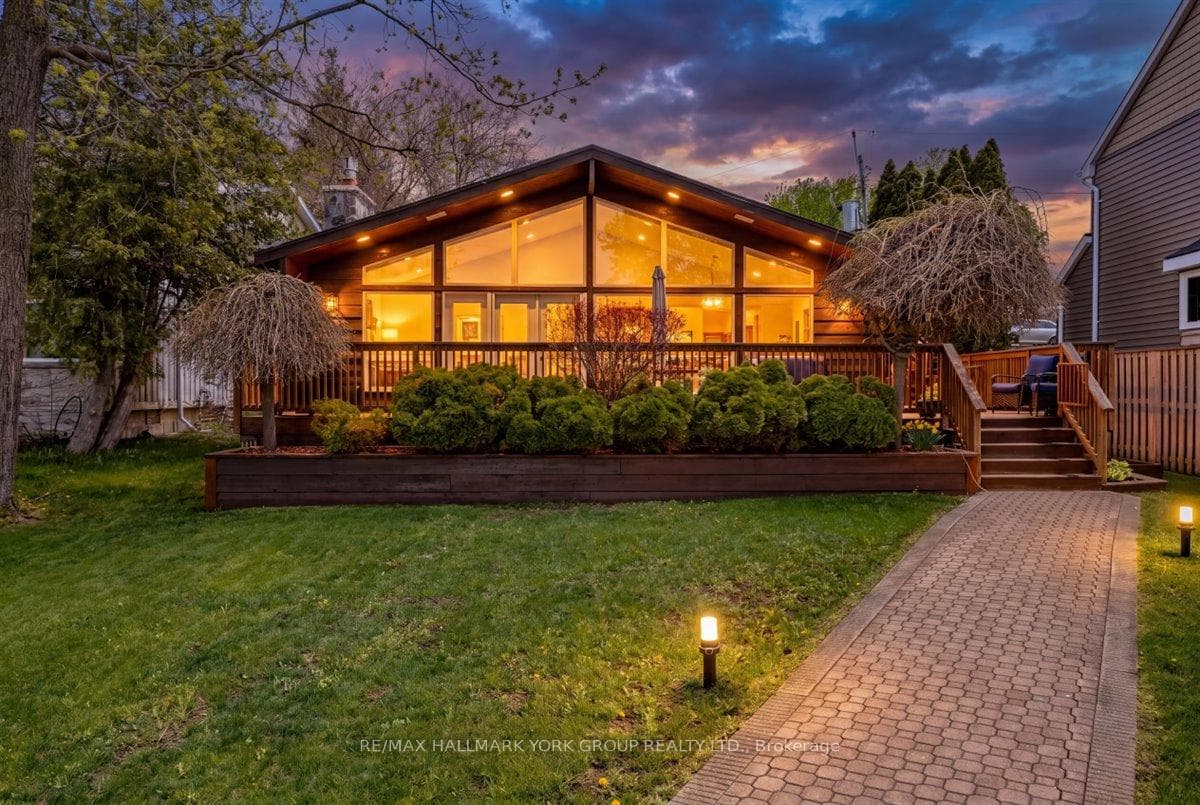 229 Lake Drive, Georgina