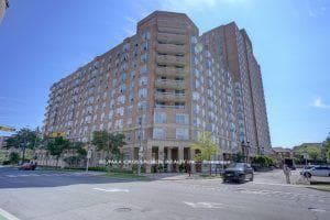 11 Thorncliffe Park Drive Unit 906, Flemingdon Park / Don Mills, ON M4H 1P3 - Photo 1