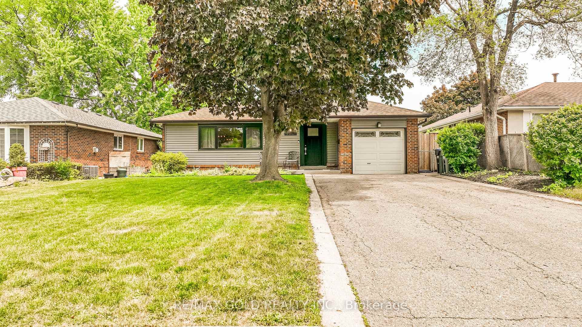 23 Dunster Crescent, Brampton, ON L6T 3J8 - Photo 1