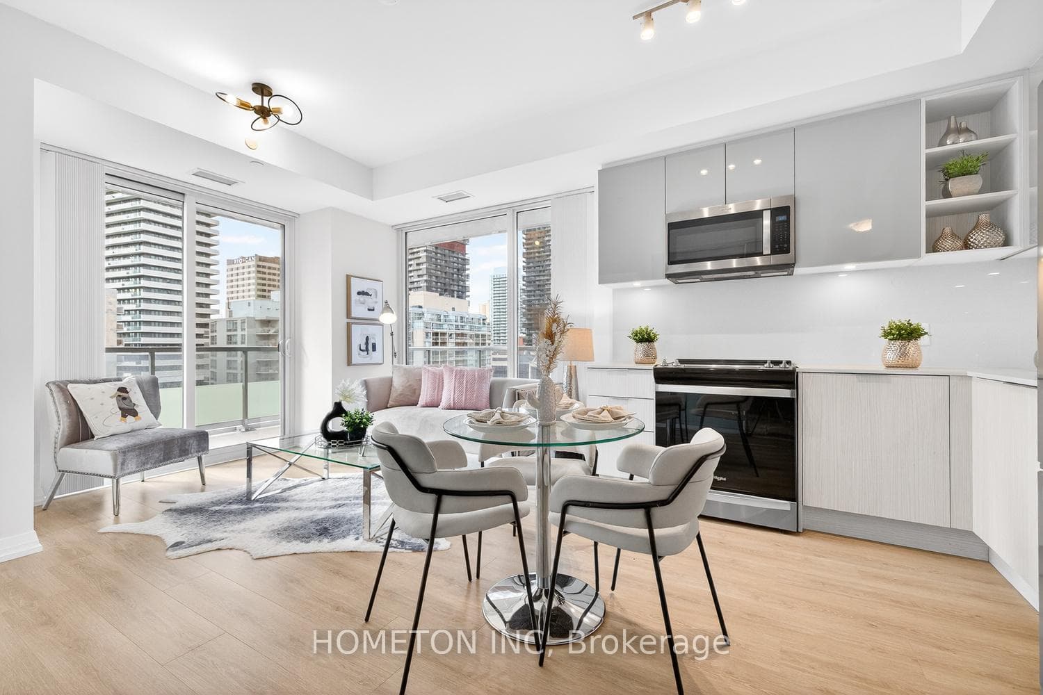 50 Dunfield Avenue Unit 1217, Leaside / Davisville, ON M4S 0E4 - Photo 1