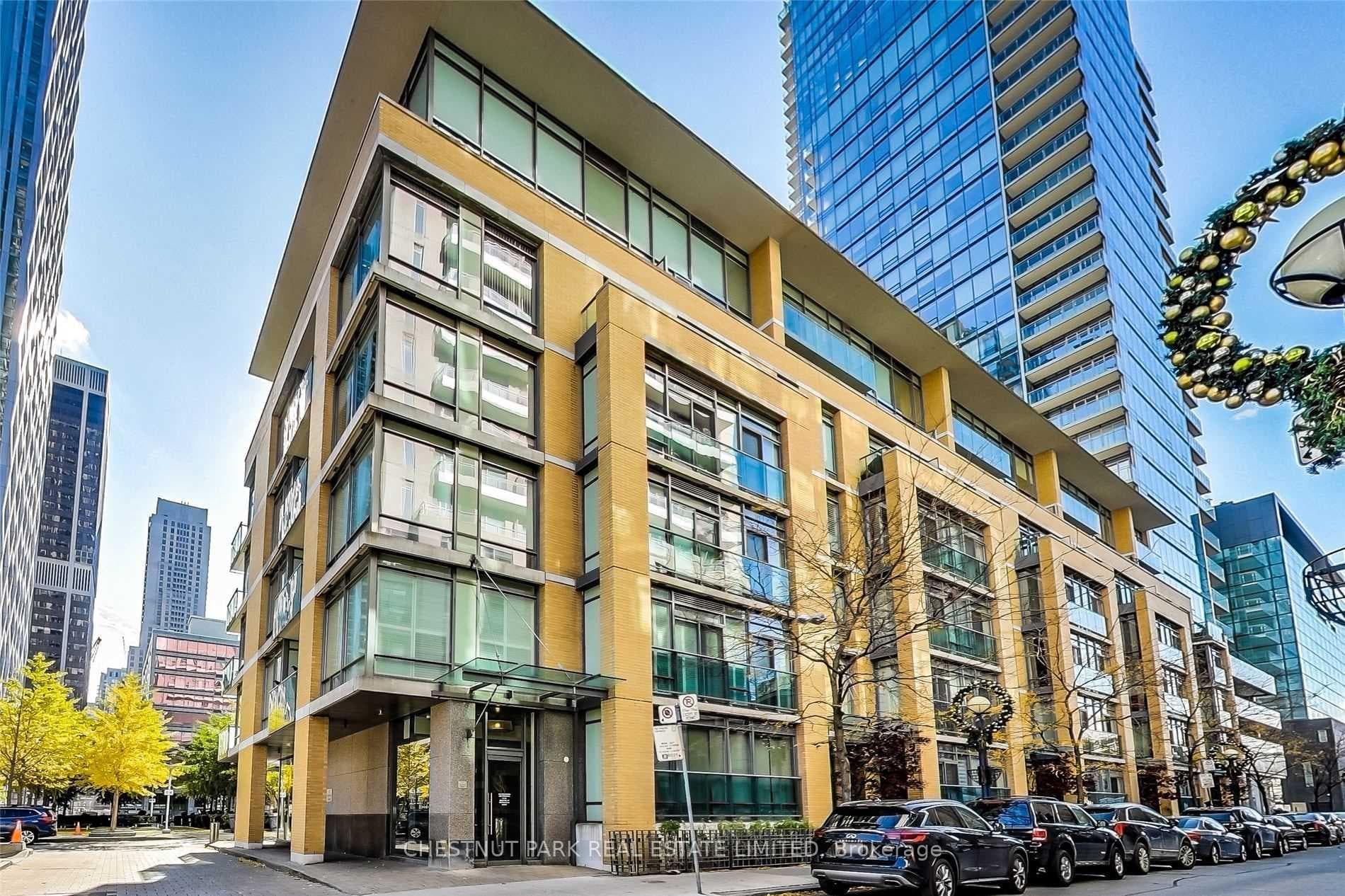 21 Scollard Street Unit 401, Annex / Yorkville / Summerhill, ON M5R 1G1 - Photo 1