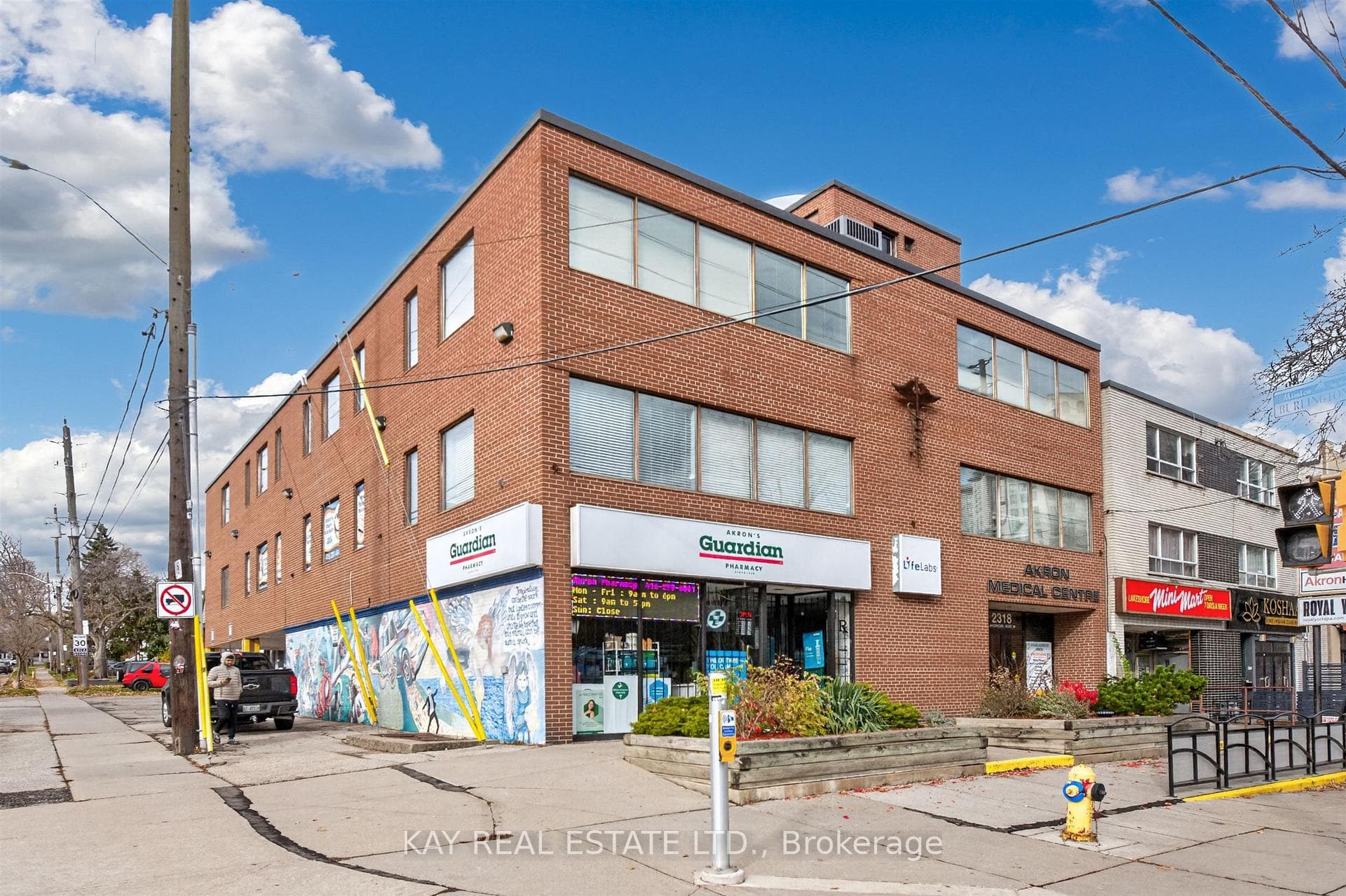 2318 Lake Shore Boulevard, Toronto W06