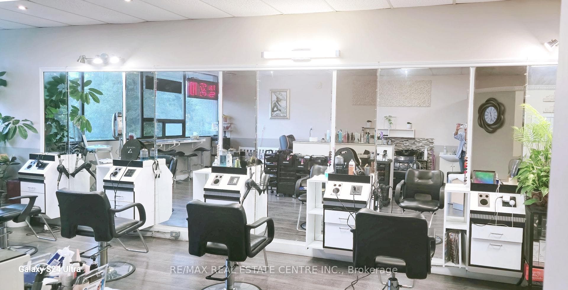 333 Dundas Street Unit 206, Mississauga, ON L5B 1J3 - Photo 1