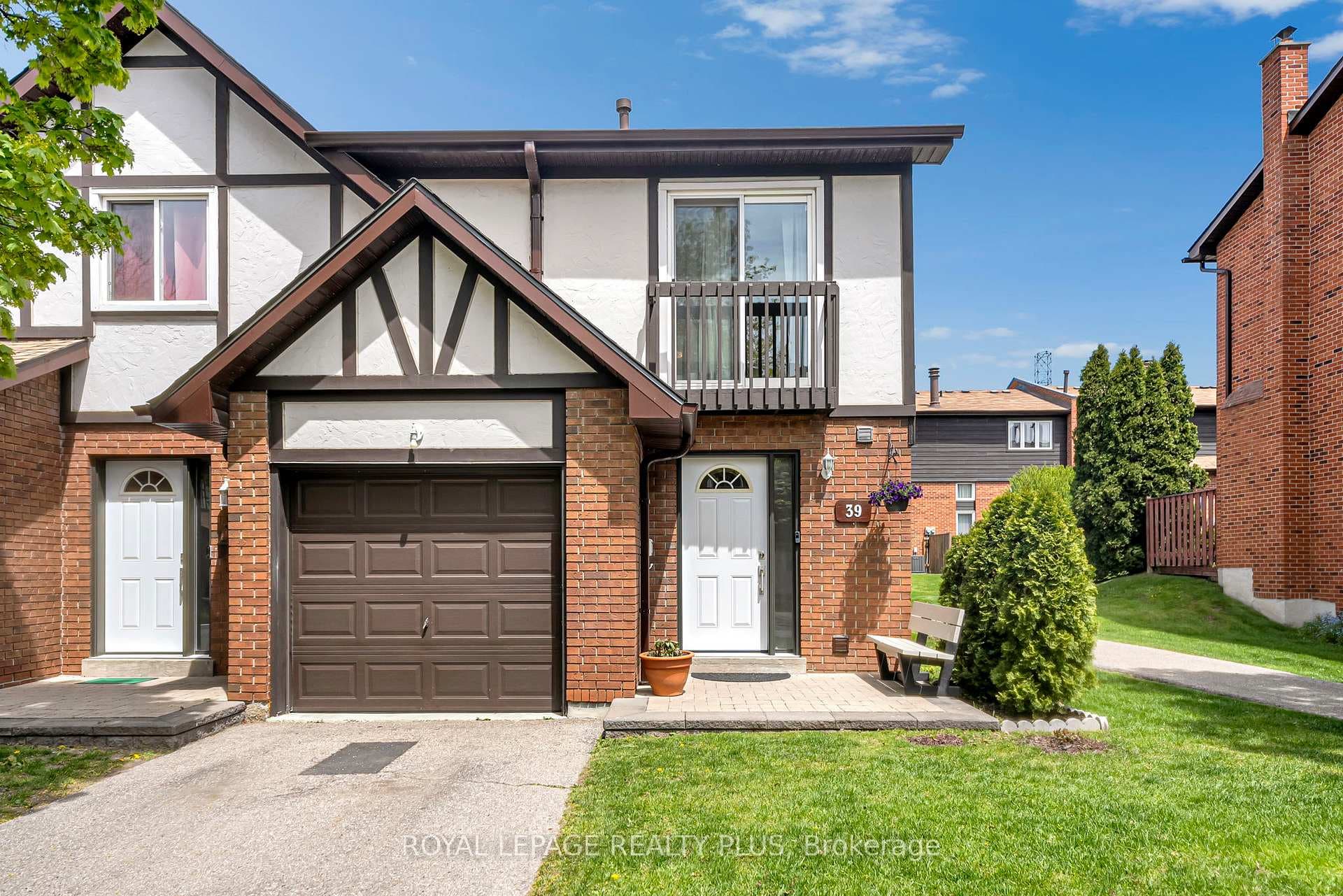 1755 Rathburn Road Unit 39, Mississauga, ON L4W 2M8 - Photo 1