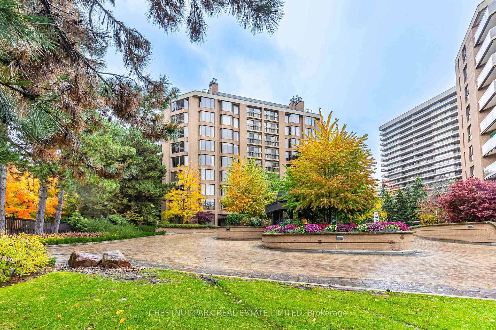 70 Rosehill Avenue Unit 406, Rosedale / Moore Park, ON M4T 2W7 - Photo 1