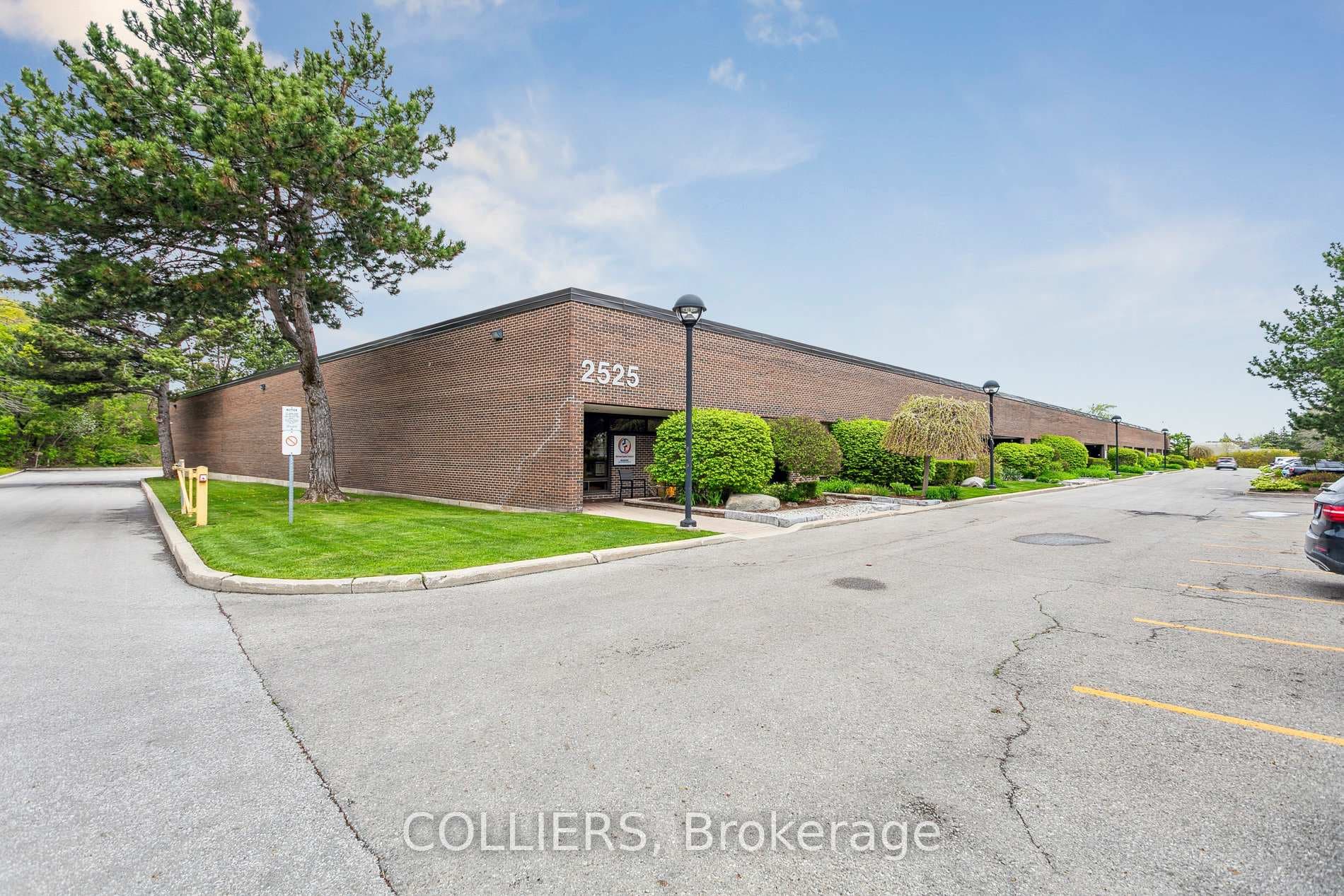 2525 Dunwin Drive Unit 8-9, Mississauga, ON L5L 1R9 - Photo 1