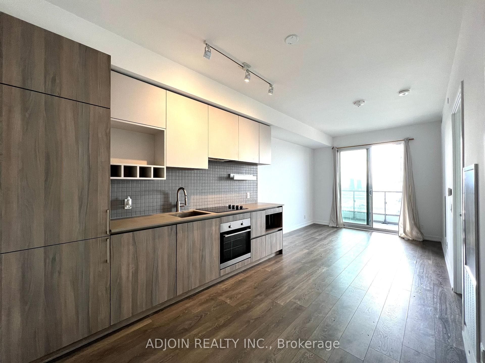 950 Portage Parkway Unit 2111, Vaughan, ON L4K 0J7 - Photo 1