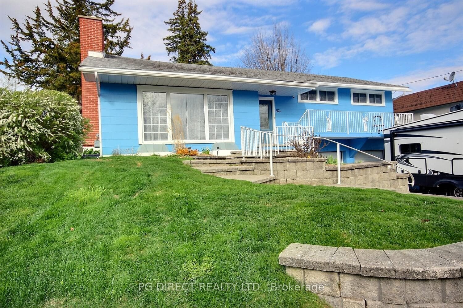 10 Victoria Avenue, Quinte West, ON K8V 4Z1 - Photo 1