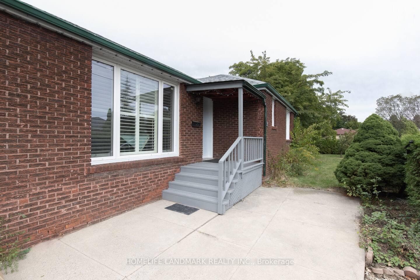 2 Collinson Boulevard, North York (Bathurst Manor / Clanton Park), ON M3H 3B8 - Photo 1
