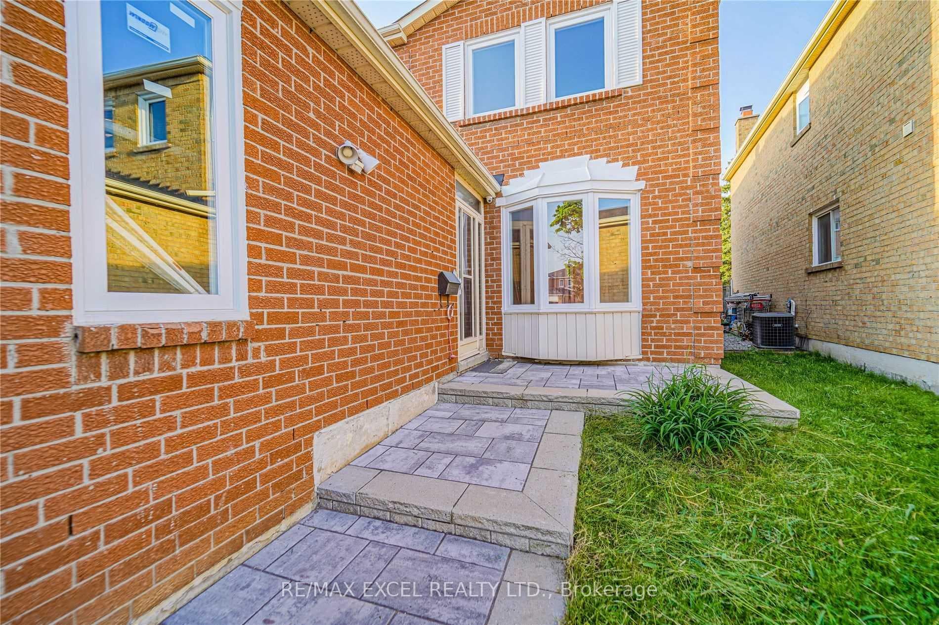 47 Whiteleaf Crescent Unit Upper, Agincourt / Milliken, ON M1V 3G1 - Photo 1