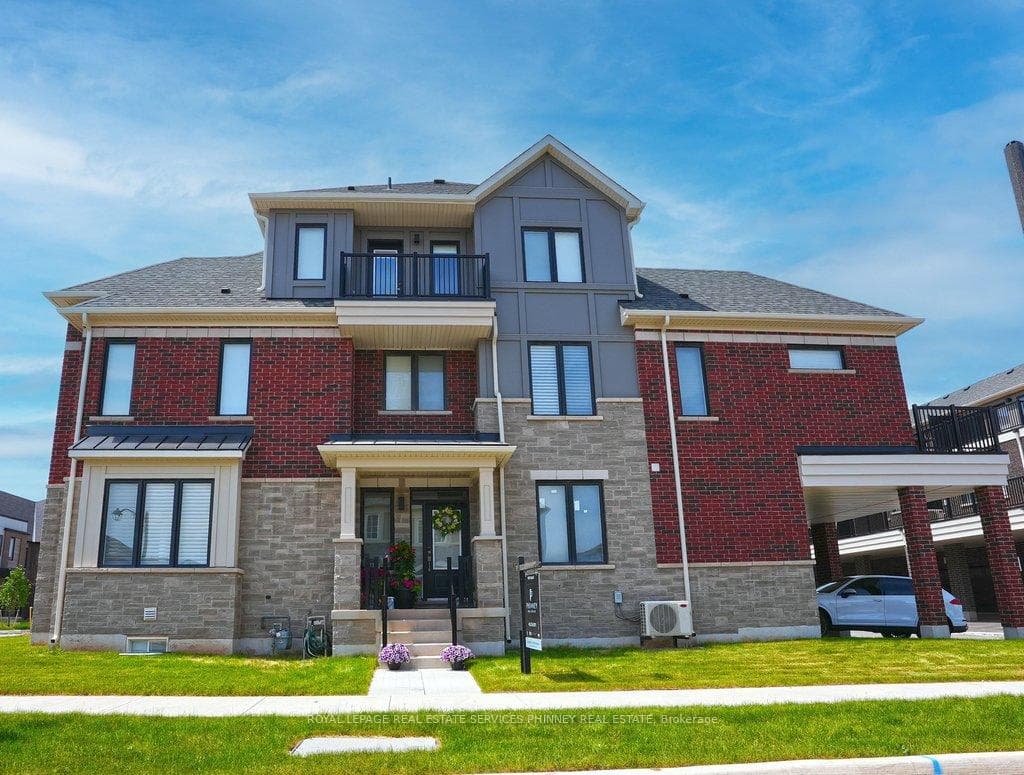 9 Crown Gate, Oakville, ON L6M 0W8 - Photo 1