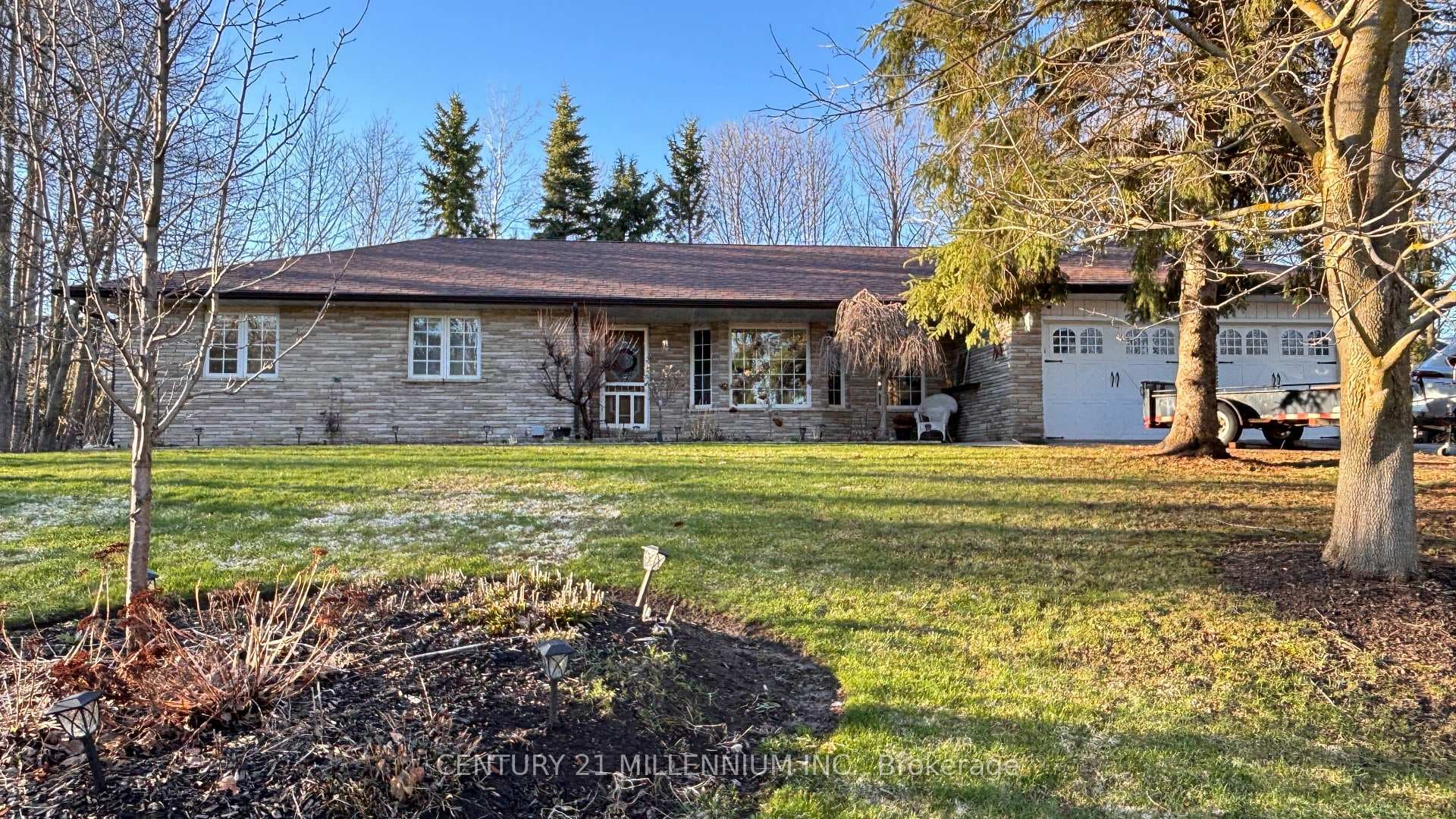 101 Birch Grove, Shelburne