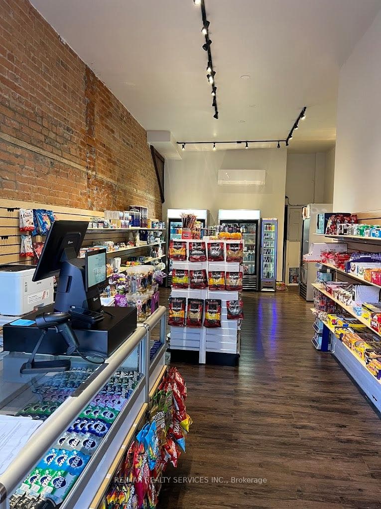 2739 Dundas Street, Bloor West Village / Swansea, ON M6P 1Y1 - Photo 1