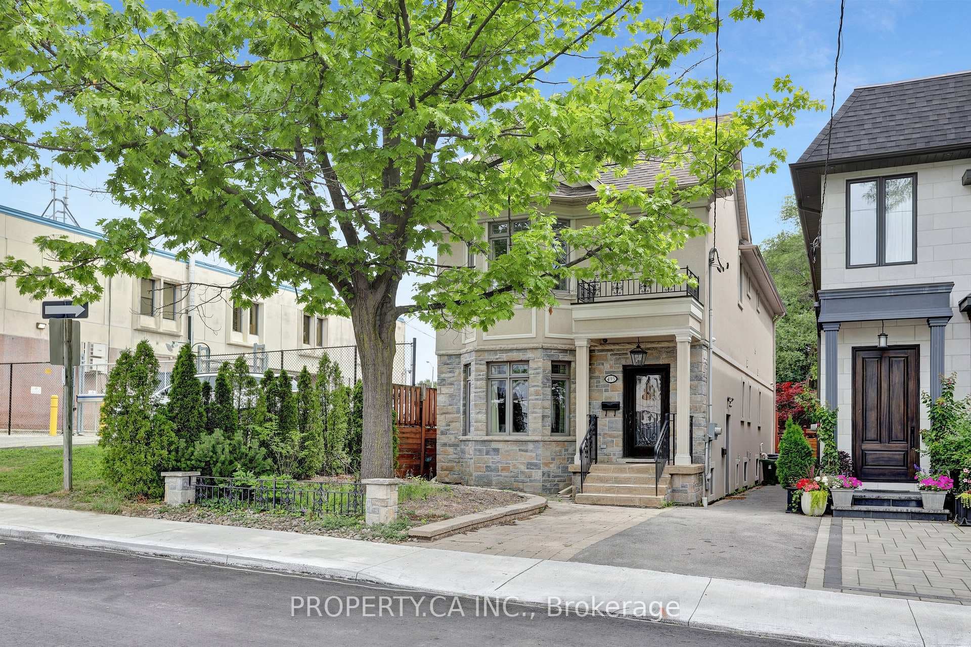 493 Winnette Avenue, Toronto C03