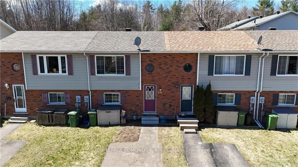 34 NORTHBROOK Road, Petawawa, ON K8H 3N5 - Photo 1