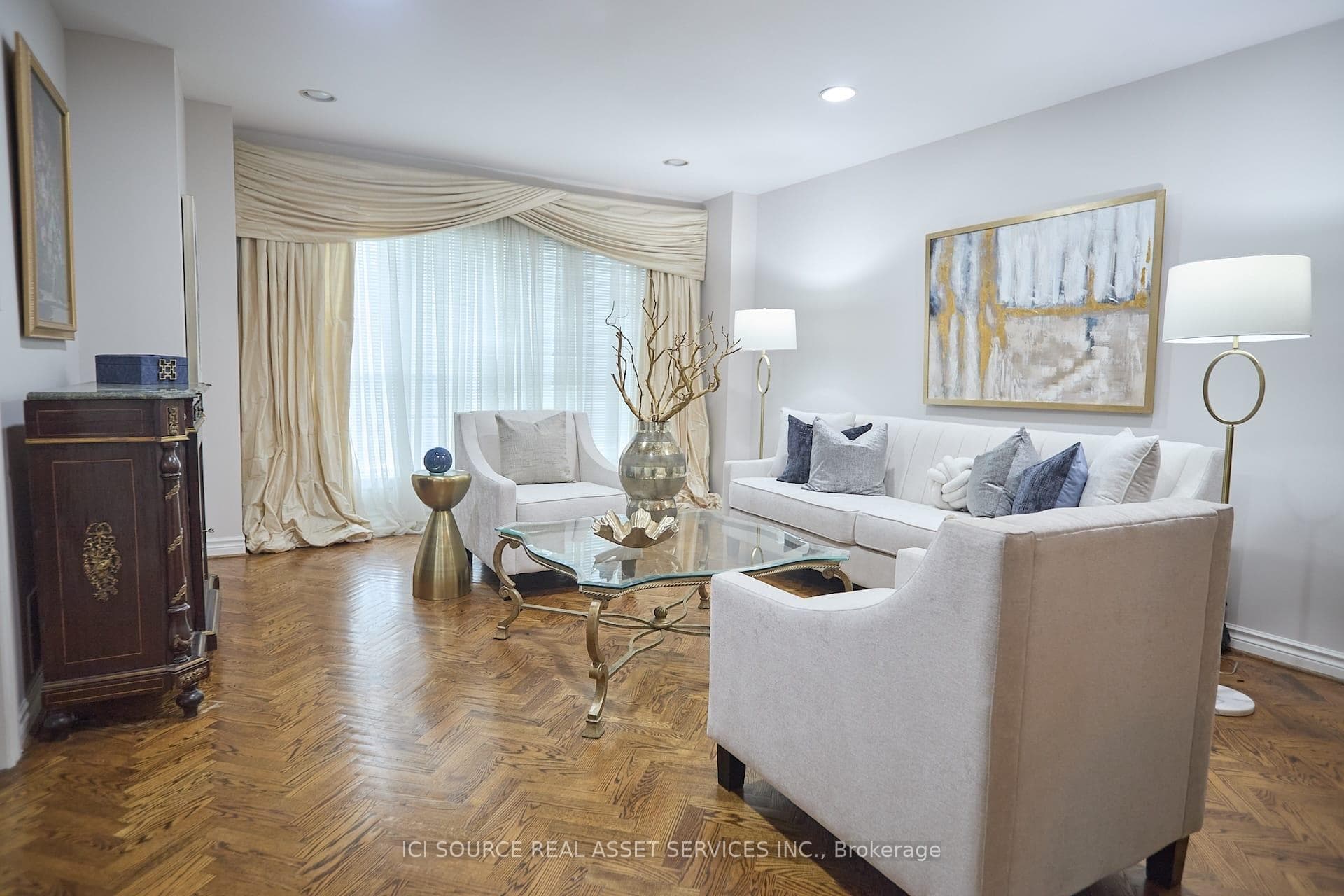 104 Almore Avenue, North York (Bathurst Manor / Clanton Park), ON M3H 2H5 - Photo 1