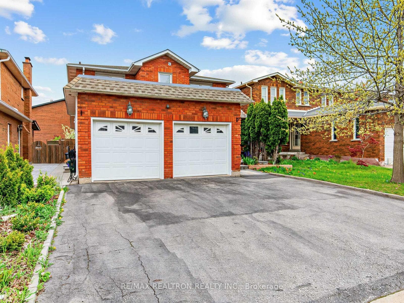 128 Embassy Drive, Vaughan, ON L4L 4Z8 - Photo 1