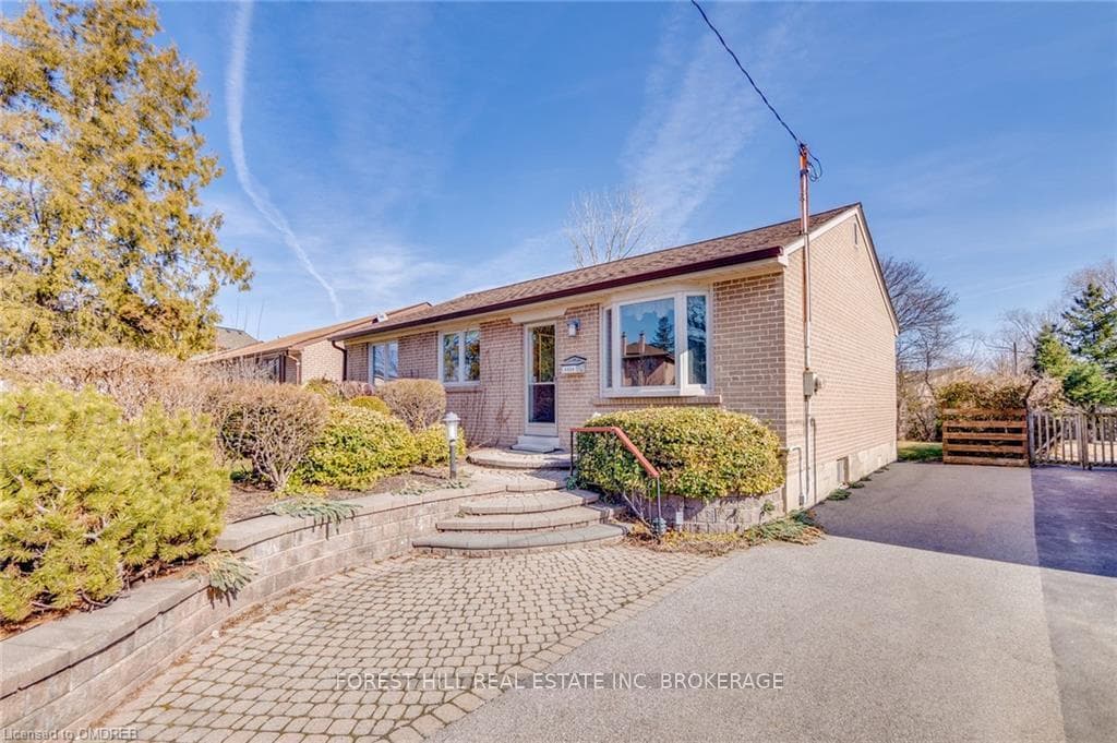 6934 JUSTINE Drive, Mississauga, ON L4T 1M3 - Photo 1