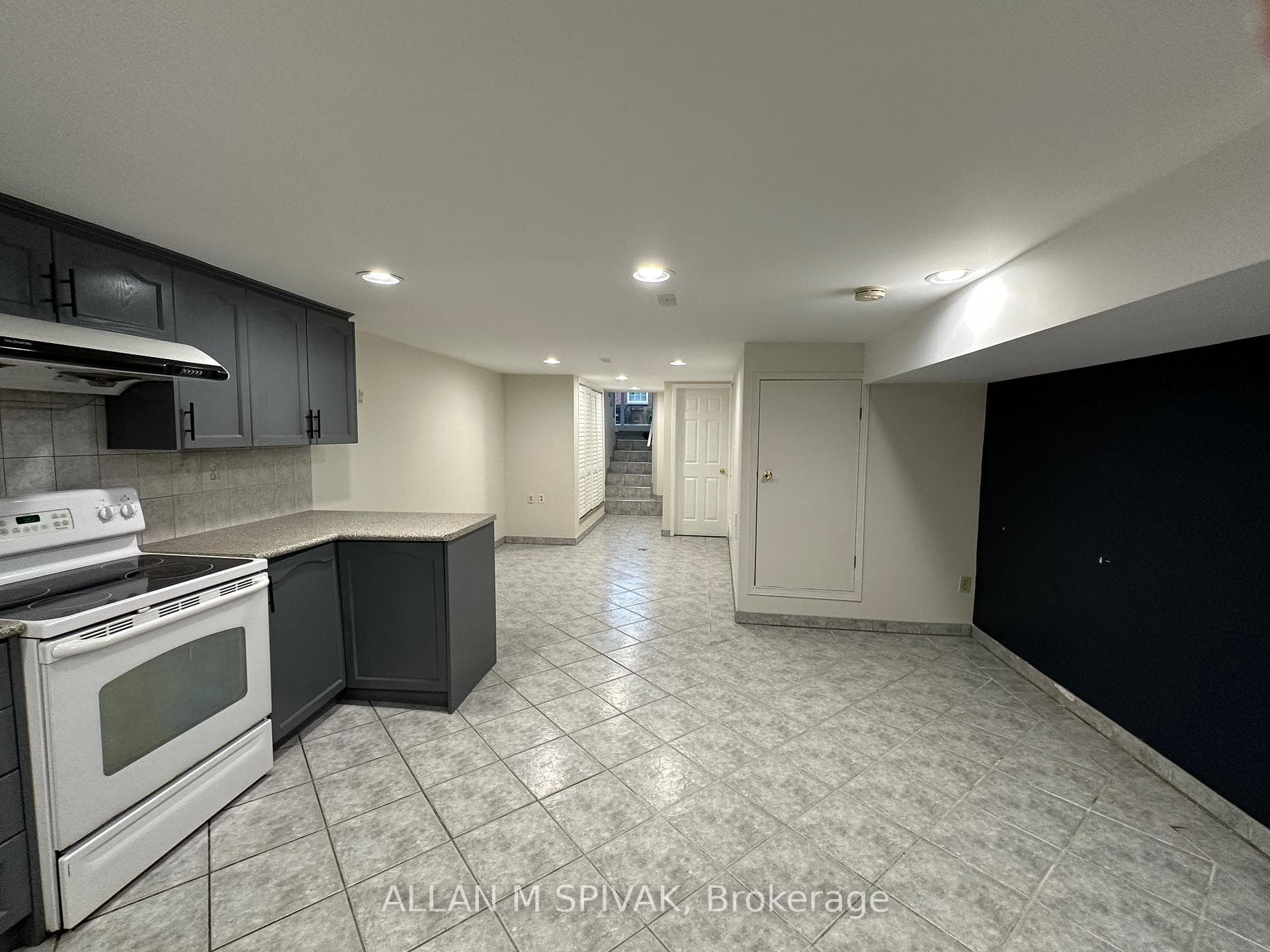 113 Kirknewton Road, Keelesdale / Eglinton West, ON M6E 3Y3 - Photo 1