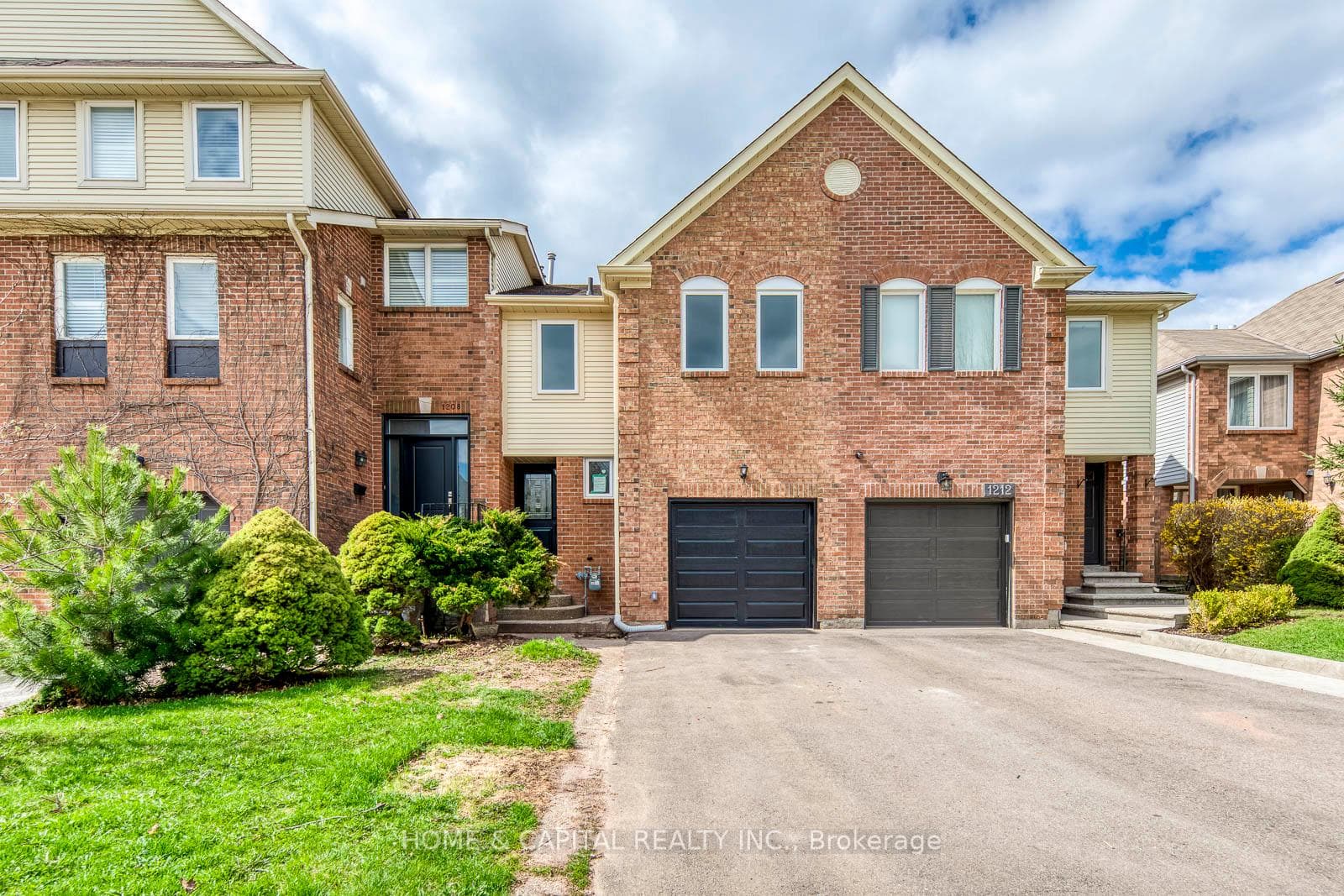 1210 LEEWOOD Drive, Oakville, ON L6M 3B3 - Photo 1