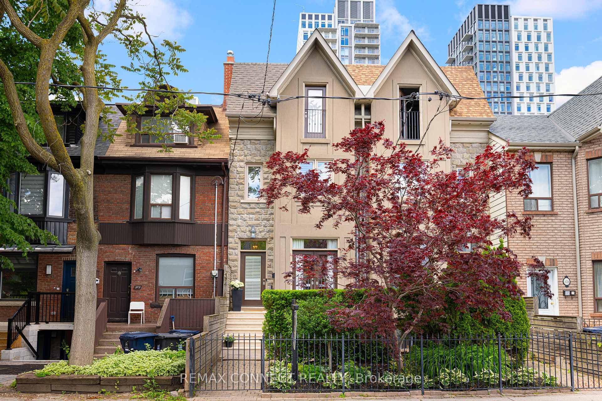 374 Lippincott Street, Downtown Toronto / Waterfront, ON M5S 2P7 - Photo 1