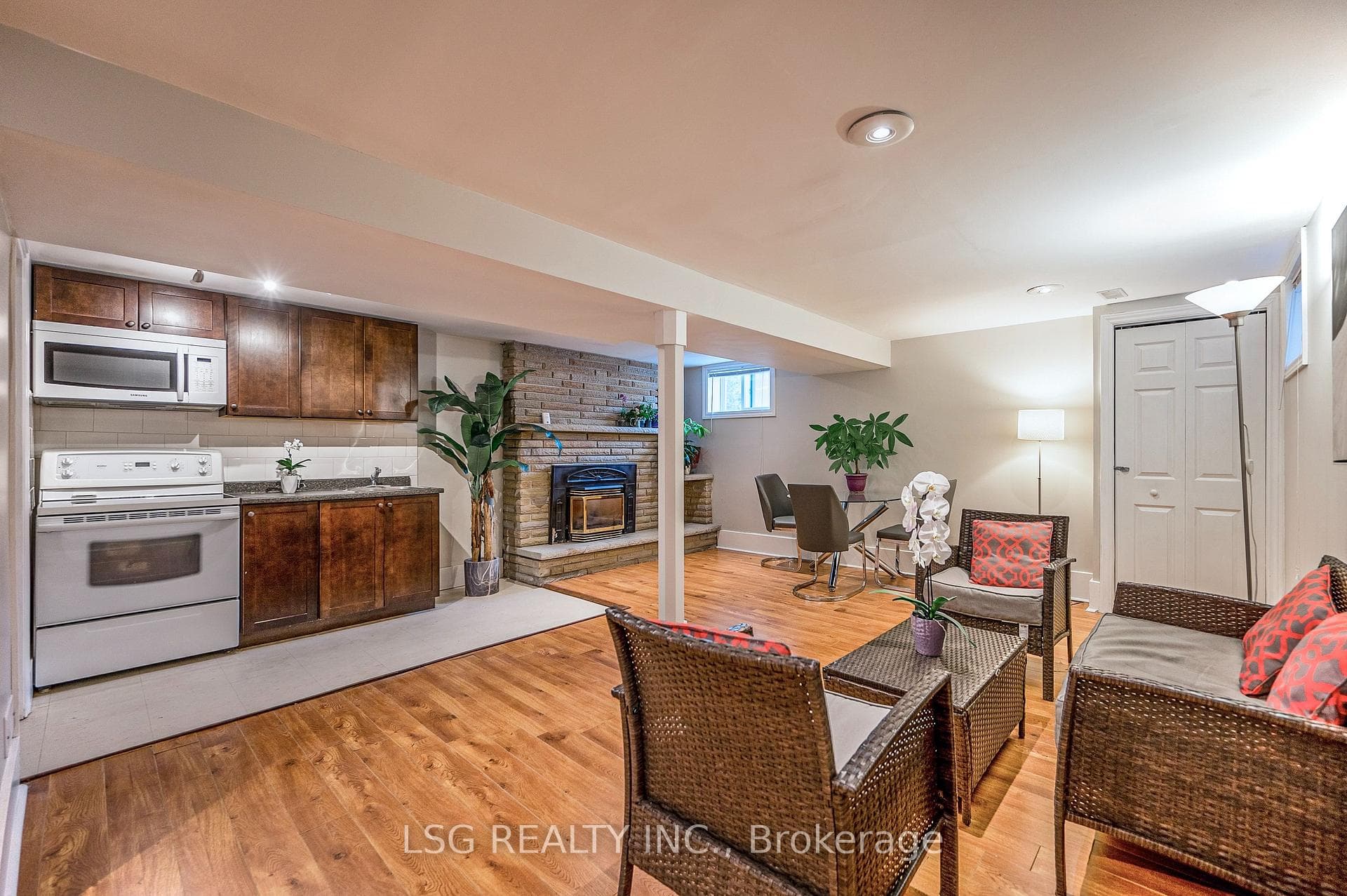 182 Lawrence Avenue Unit Lower, Lawrence Park / Bedford Park, ON M5M 1A8 - Photo 1