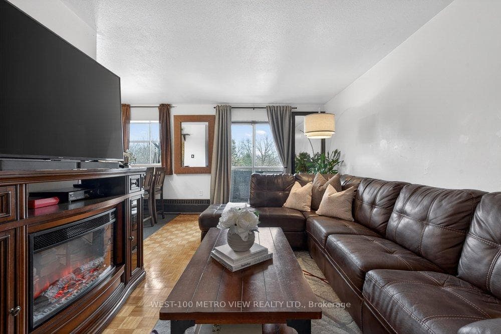 1275 Silver Spear Road Unit 401, Mississauga, ON L4Y 2W7 - Photo 1