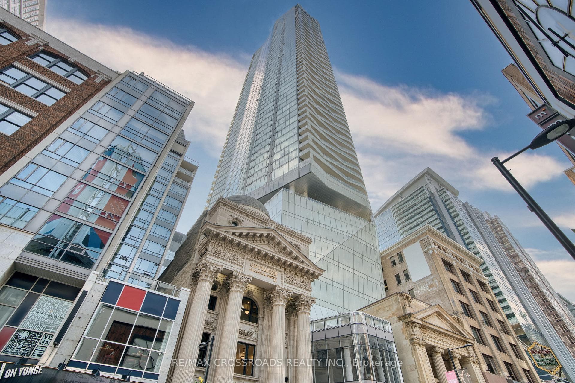 197 Yonge Street Unit 1510, Regent Park / Cabbagetown / St. James Town, ON M5B 0C1 - Photo 1