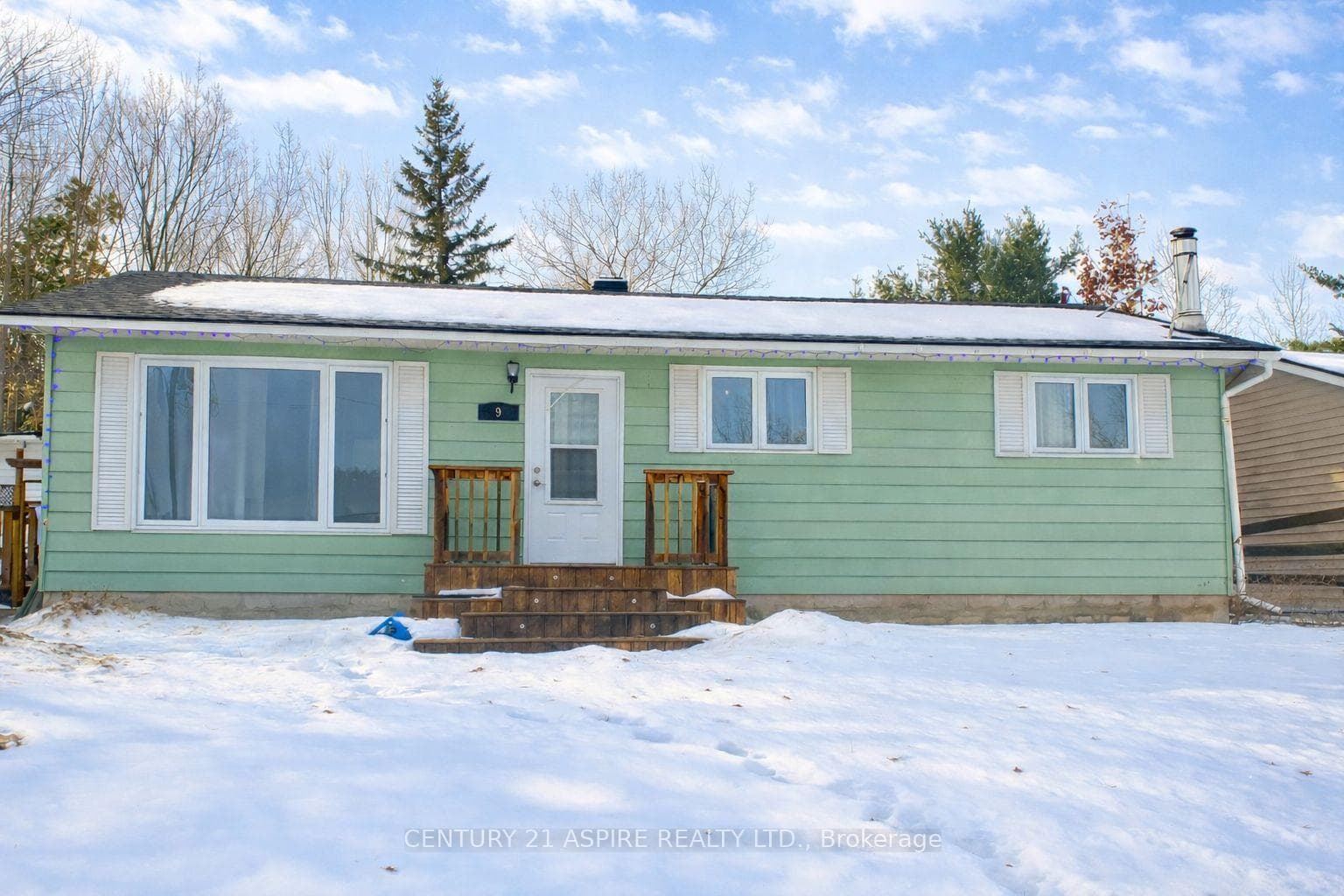 9 James Street, Petawawa, ON K8H 3B4 - Photo 1