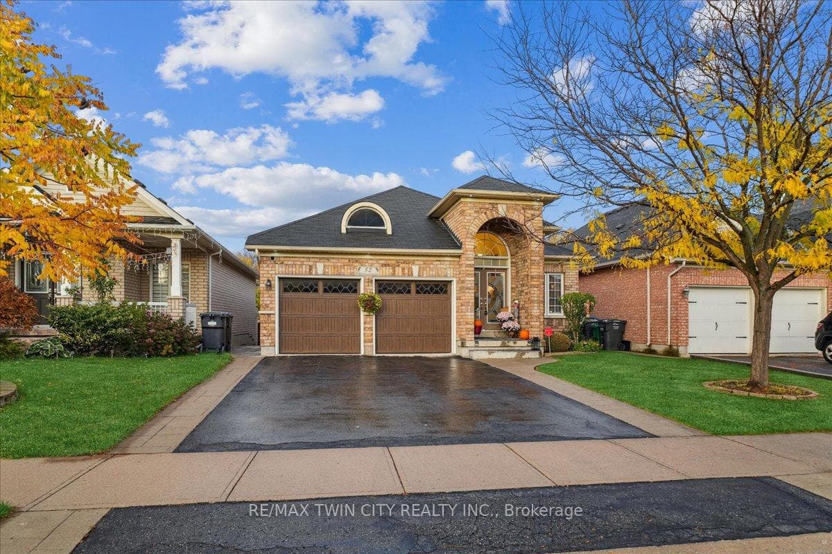 52 Mistycreek Crescent, Brampton, ON L7A 3E8 - Photo 1