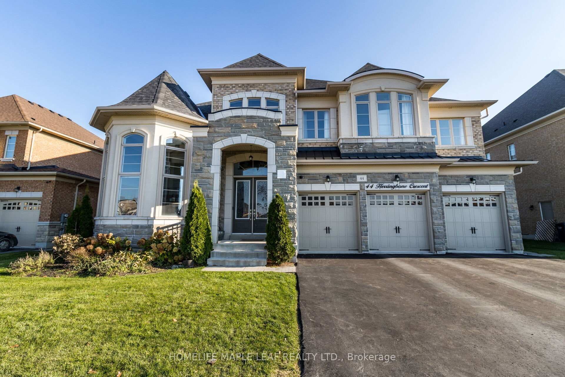 44 Herringbone Crescent, Brampton, ON L6P 4B8 - Photo 1