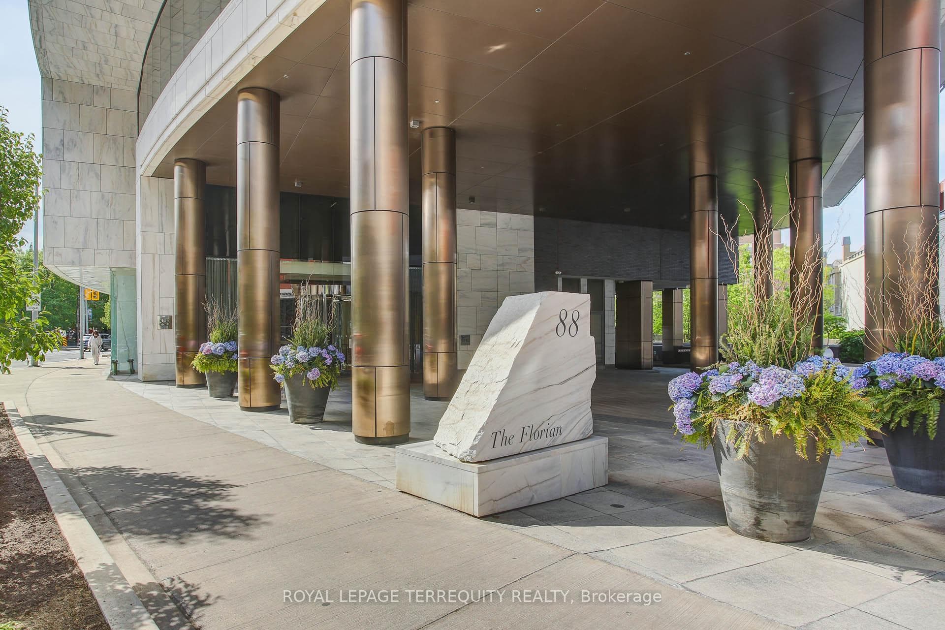 88 Davenport Road Unit 1804, Annex / Yorkville / Summerhill, ON M5R 0A5 - Photo 1