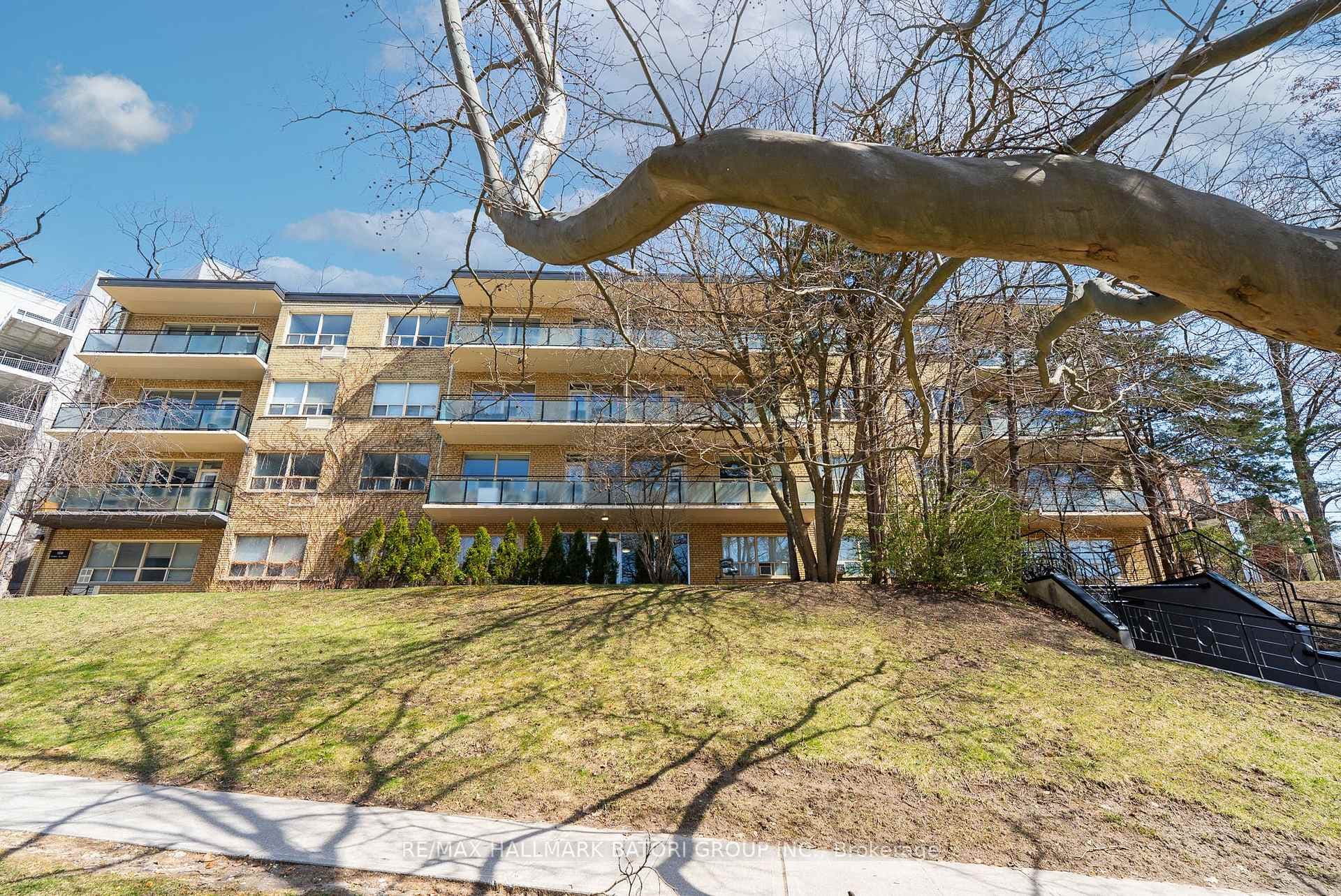 159 Russell Hill Road Unit 403, Annex / Yorkville / Summerhill, ON M4V 2S9 - Photo 1