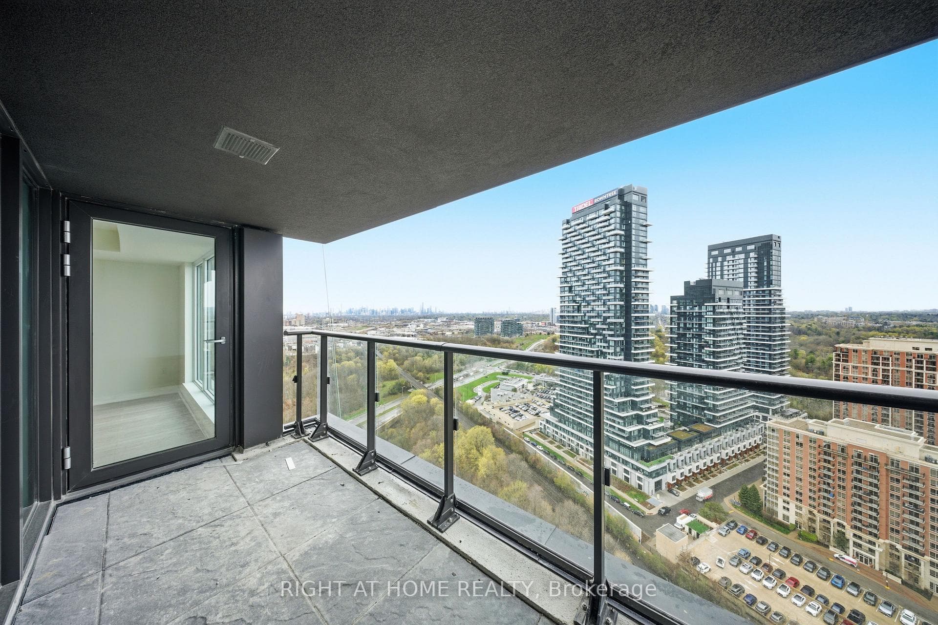 1 Quarrington Lane Unit 2716, Don Mills / Parkwoods / Victoria Village, ON M3C 0S4 - Photo 1