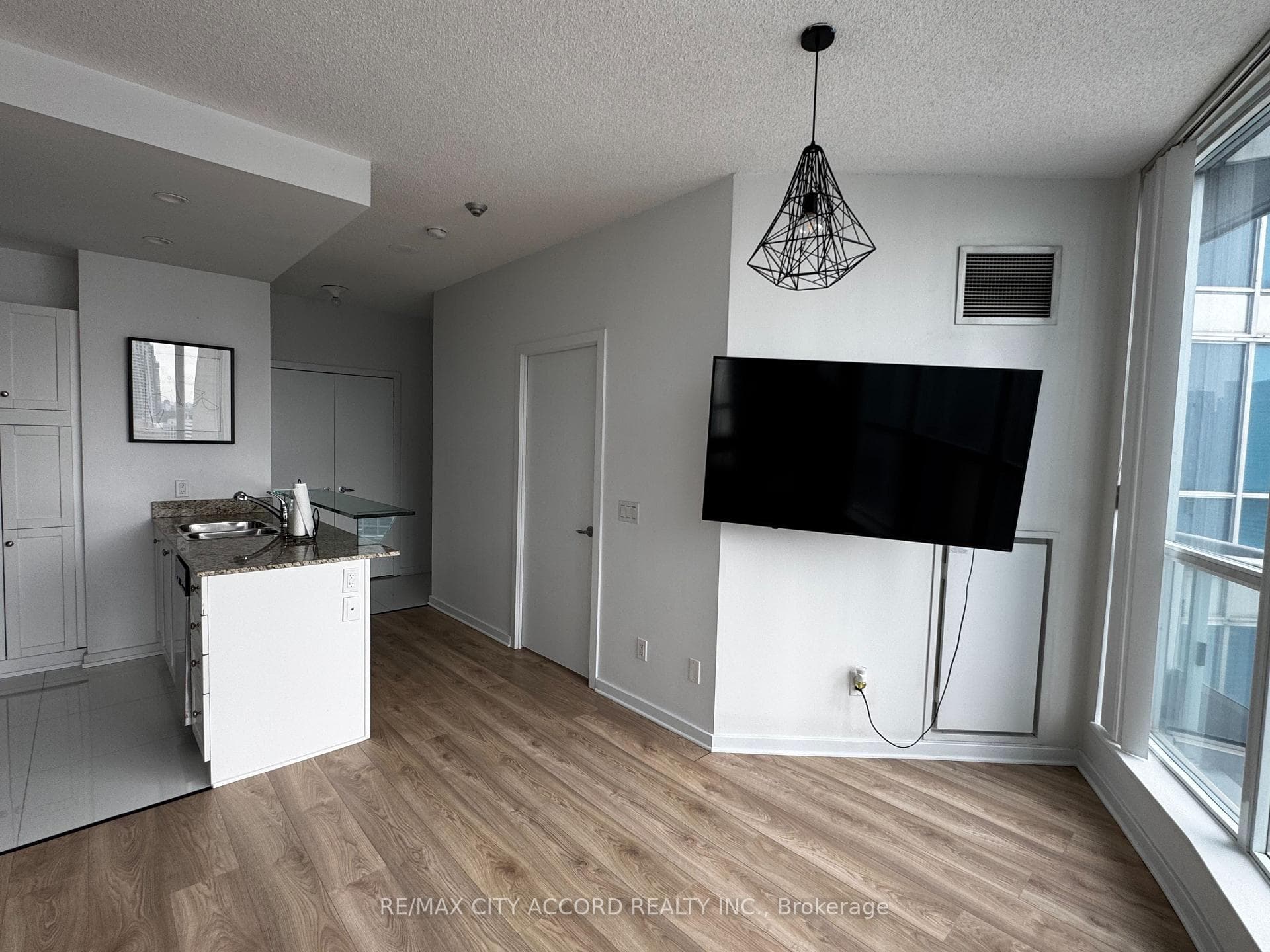8 York Street Unit 3313, Toronto C01