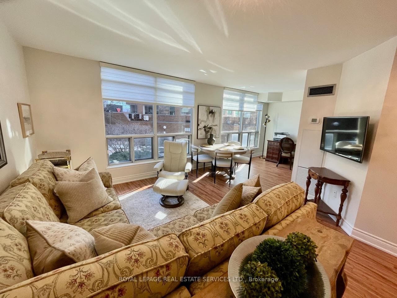 942 Yonge Street Unit 209, Annex / Yorkville / Summerhill, ON M4W 3S8 - Photo 1