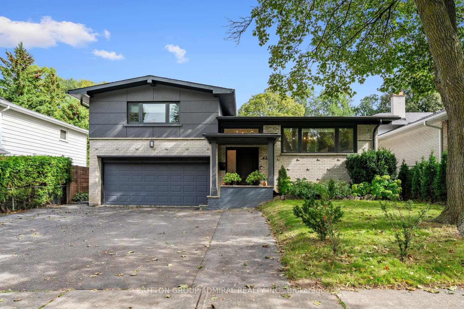 41 Waterford Drive, Etobicoke (Kingsview Village / Humber Heights), ON M9R 2N5 - Photo 1