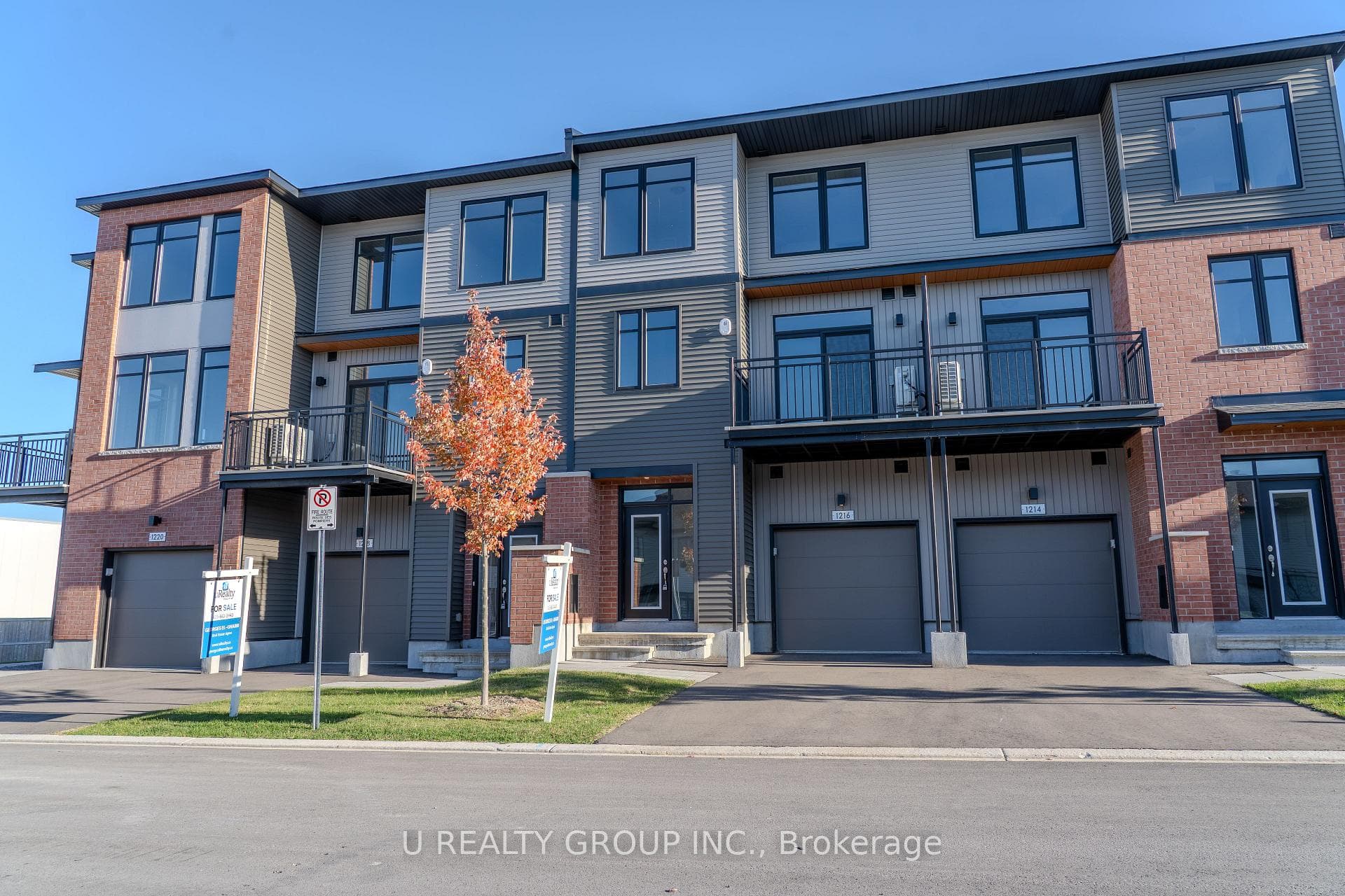 1216 Flycatcher Private, Blossom Park - Airport and Area, ON K1X 0M7 - Photo 1