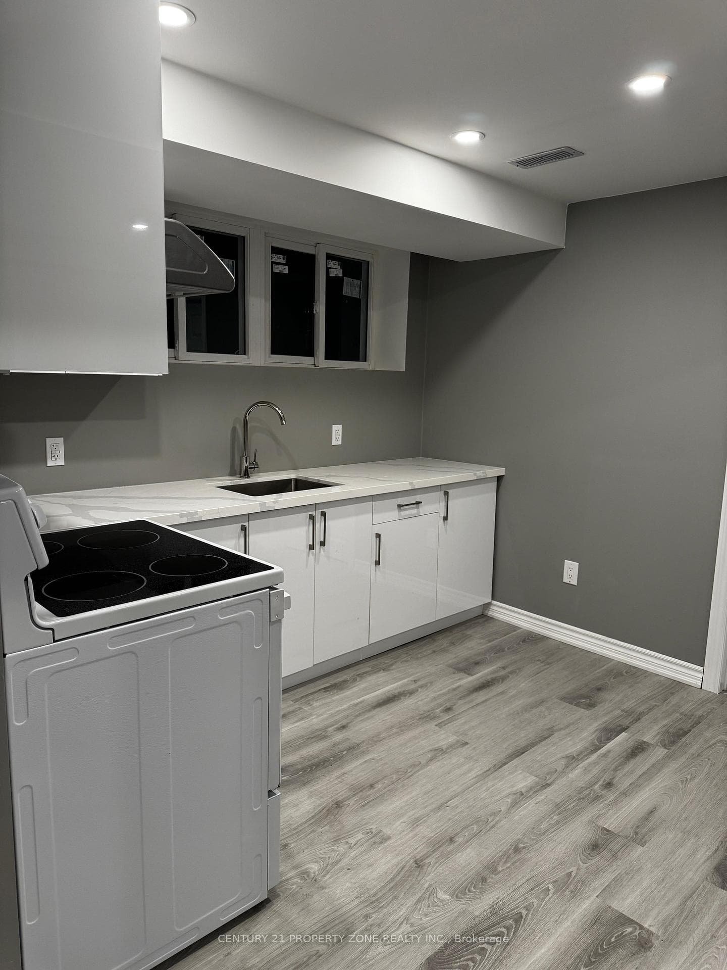 148 Skyharbour Drive, Brampton, ON L6Y 0C1 - Photo 1