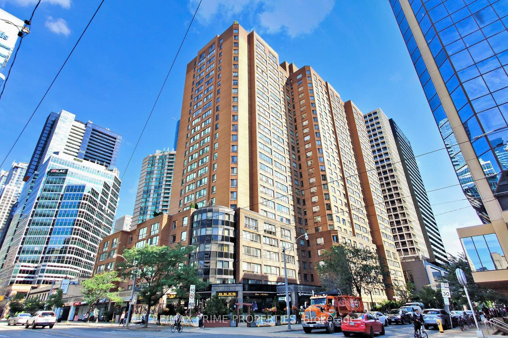 633 Bay Street Unit 1022, Downtown Toronto / Waterfront, ON M5G 2G4 - Photo 1
