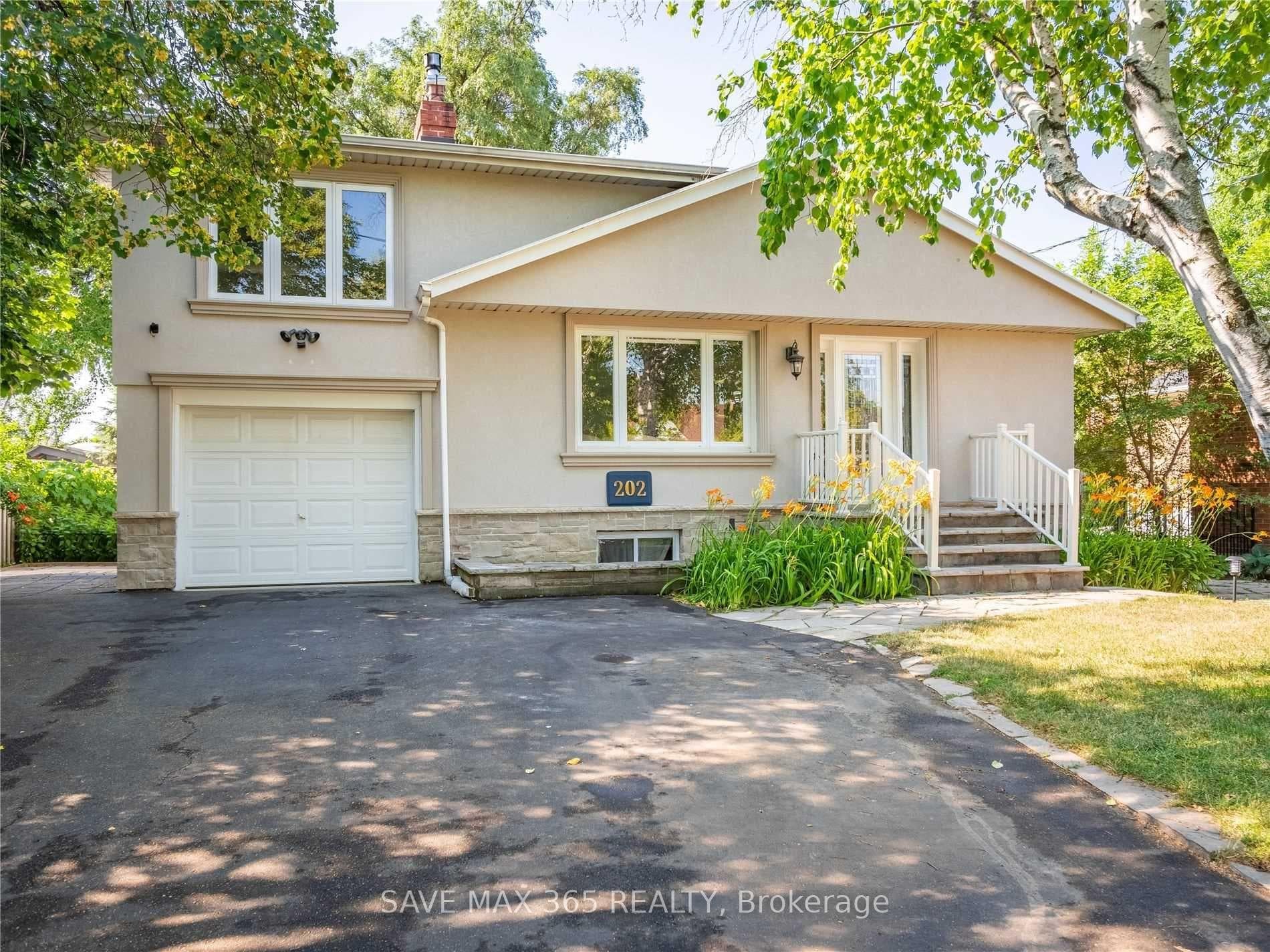 202 Renforth Drive Unit Main, Etobicoke (Islington / Rexdale), ON M9C 2K7 - Photo 1