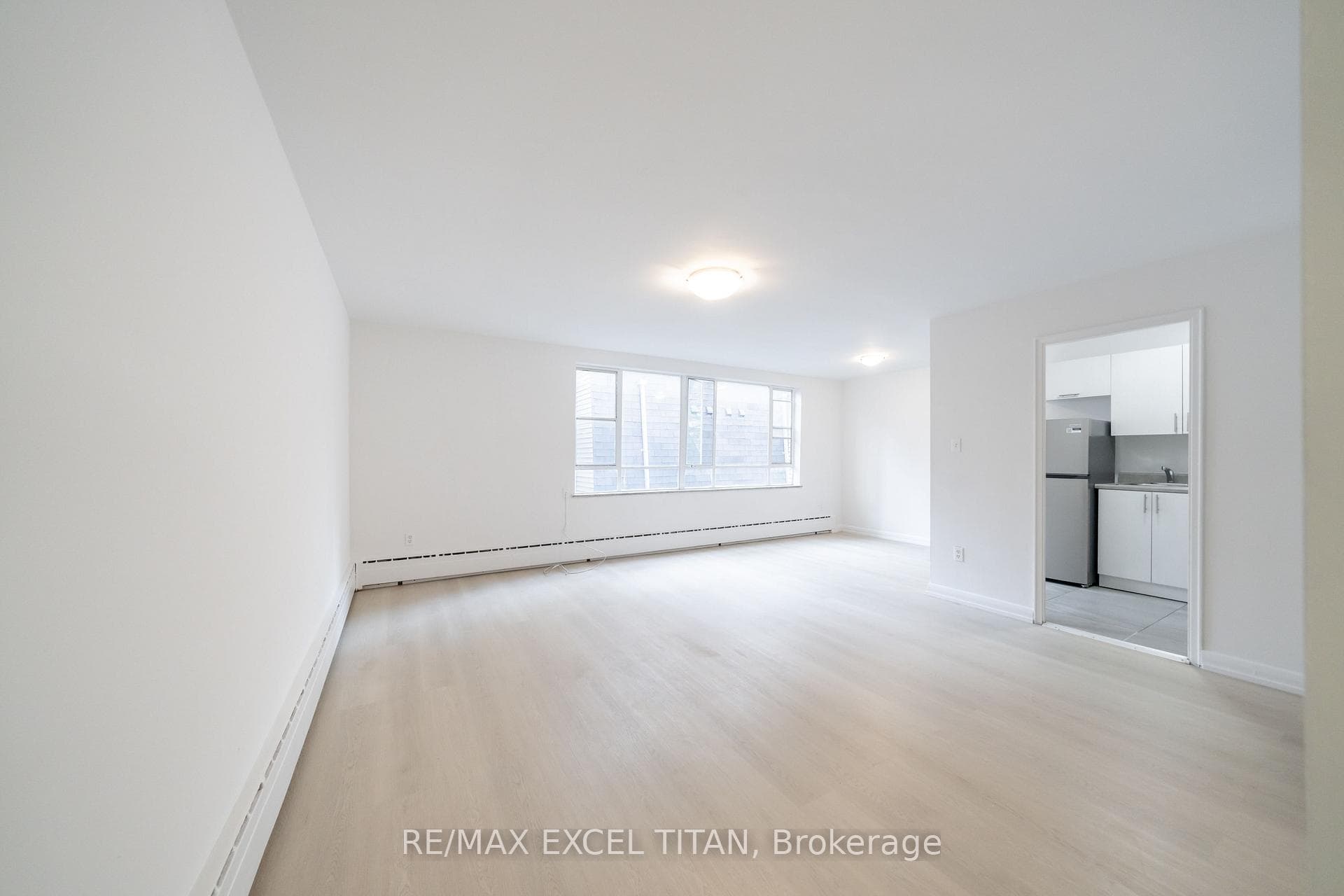 77 Erskine Avenue Unit 306, Toronto C10