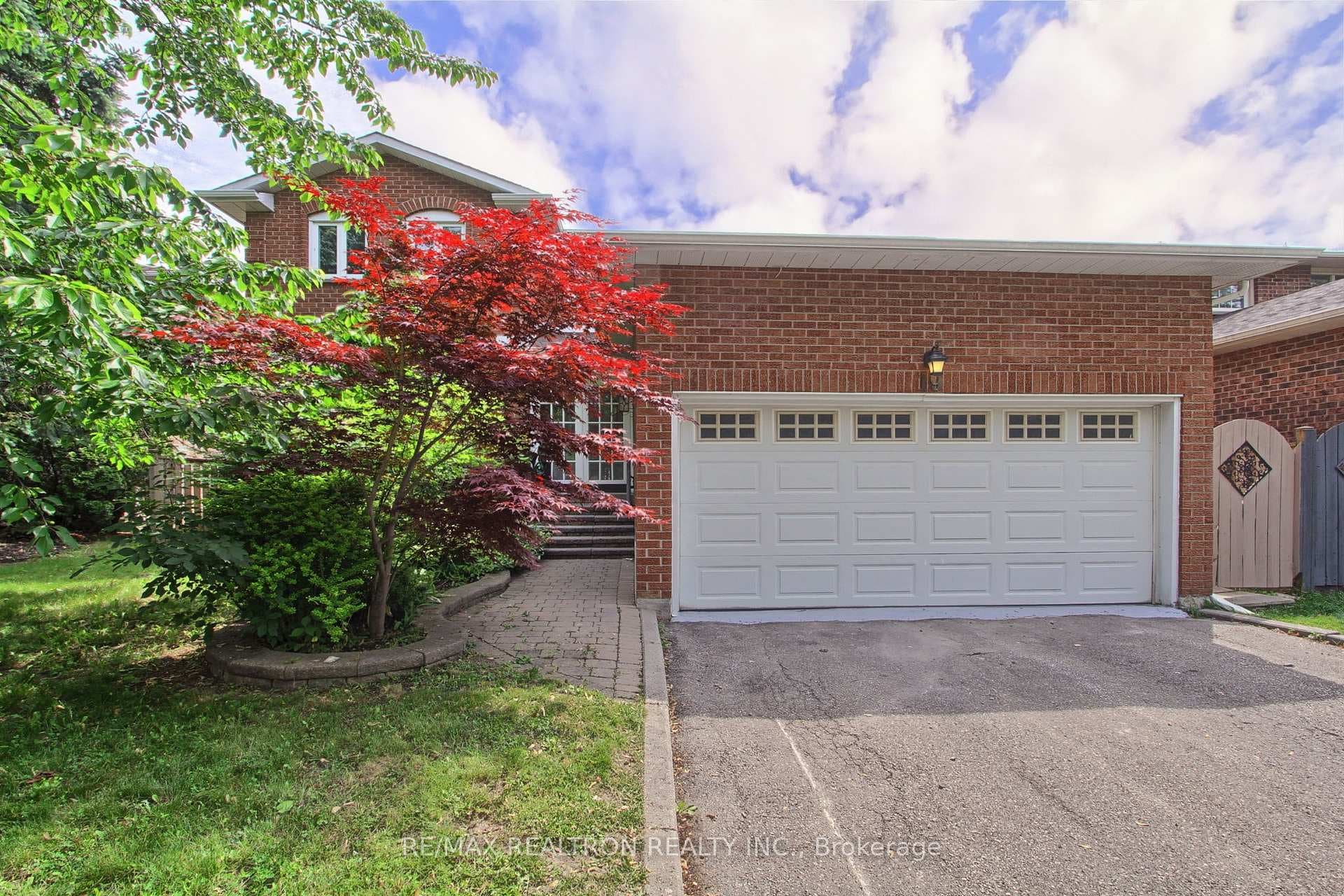 19 Crystal Drive, Richmond Hill, ON L4C 7Z4 - Photo 1