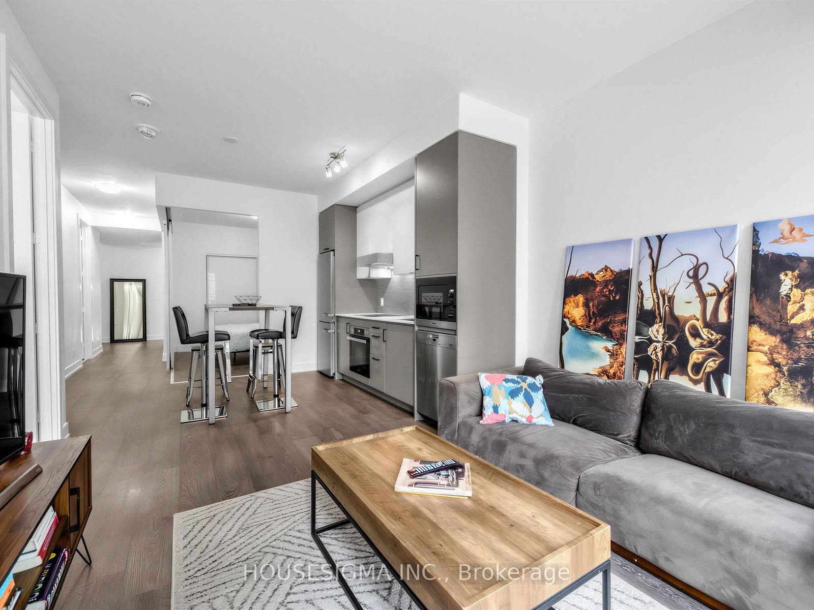 11 Lillian Street Unit 310, Leaside / Davisville, ON M4S 2H7 - Photo 1
