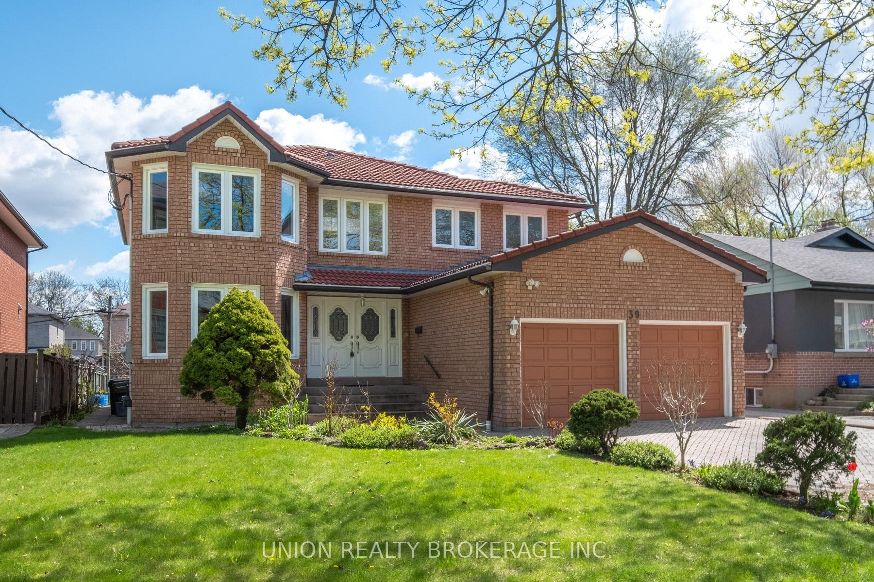 39 Buena Vista Avenue, Toronto E05