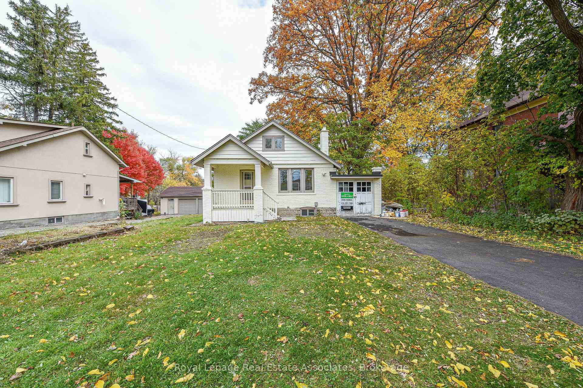 1561 Hurontario Street, Mississauga, ON L5G 3H7 - Photo 1