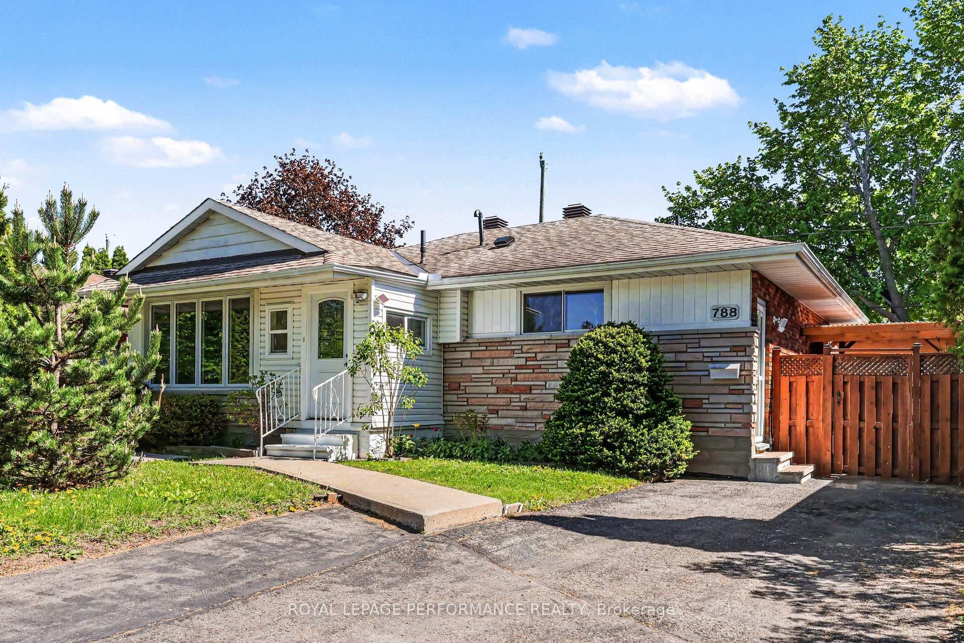 788 Dickens Avenue, Elmvale Acres and Area