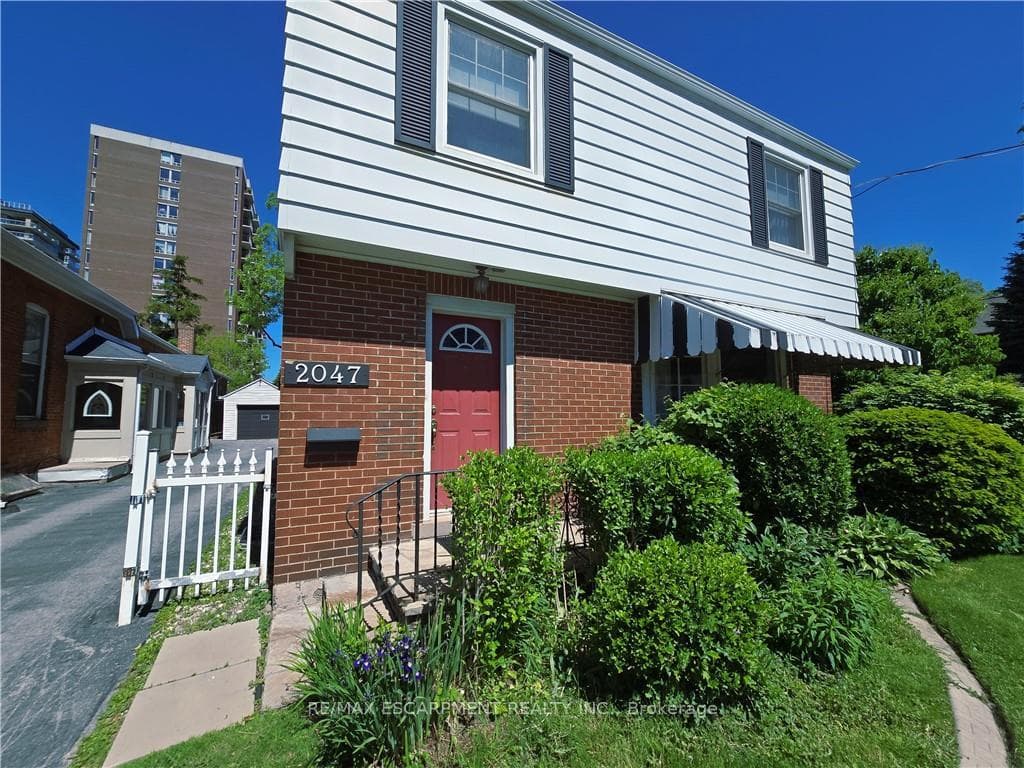 2047 James Street, Burlington, ON L7R 1H4 - Photo 1